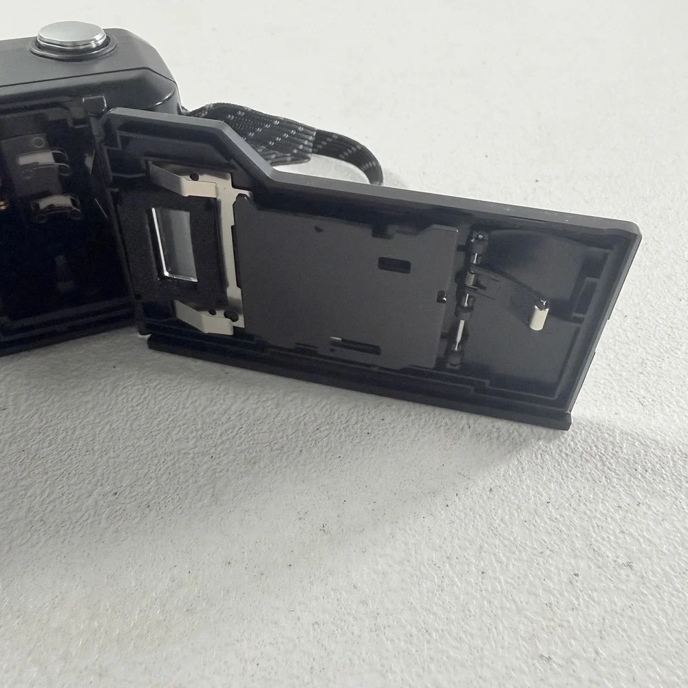 Minolta Freedom II 35mm Film Camera Point Shoot AF Flash READ DESCRIPTION WORKS‎